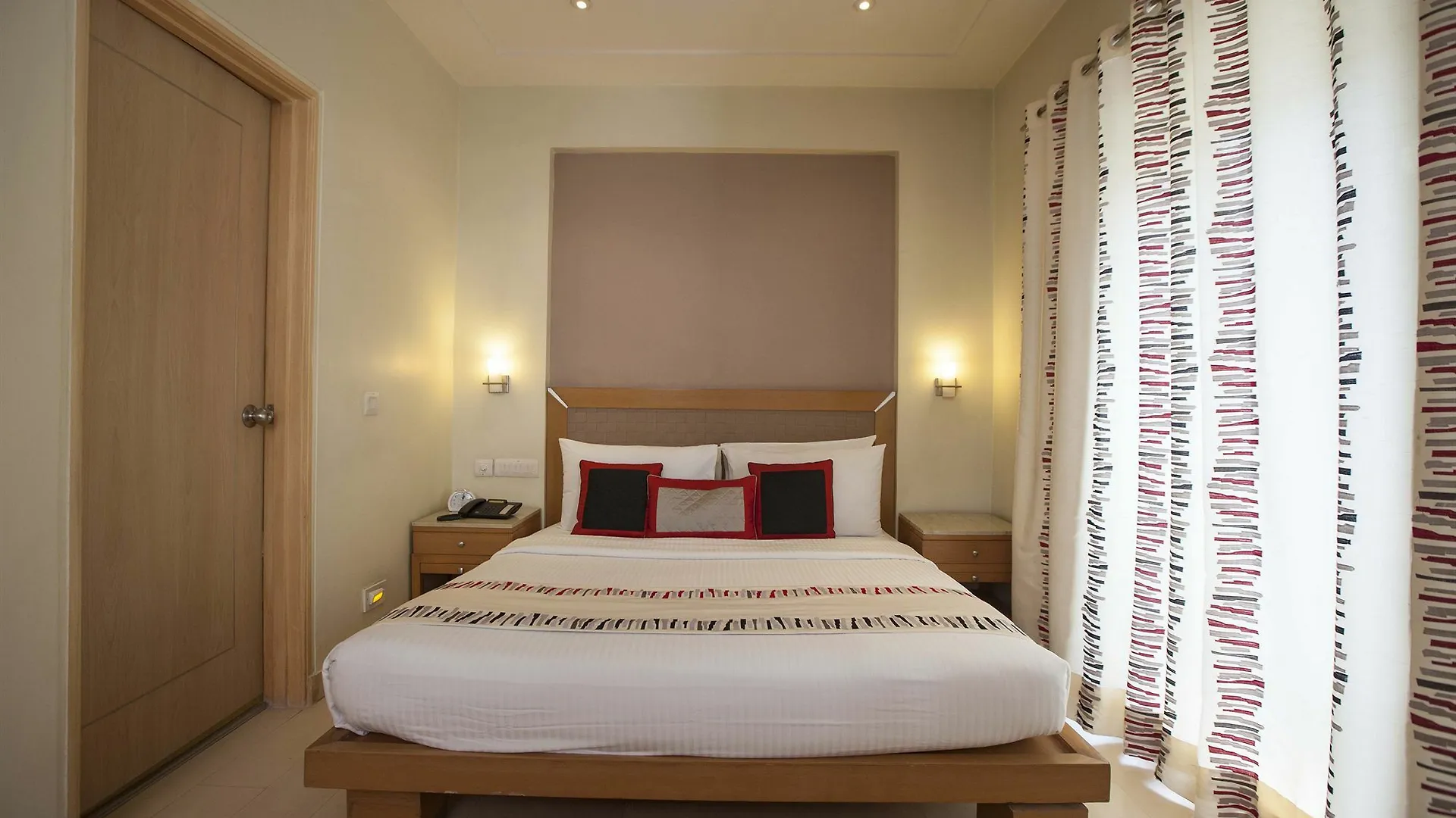 Avalon Courtyard Residence Suites New Delhi 4*,